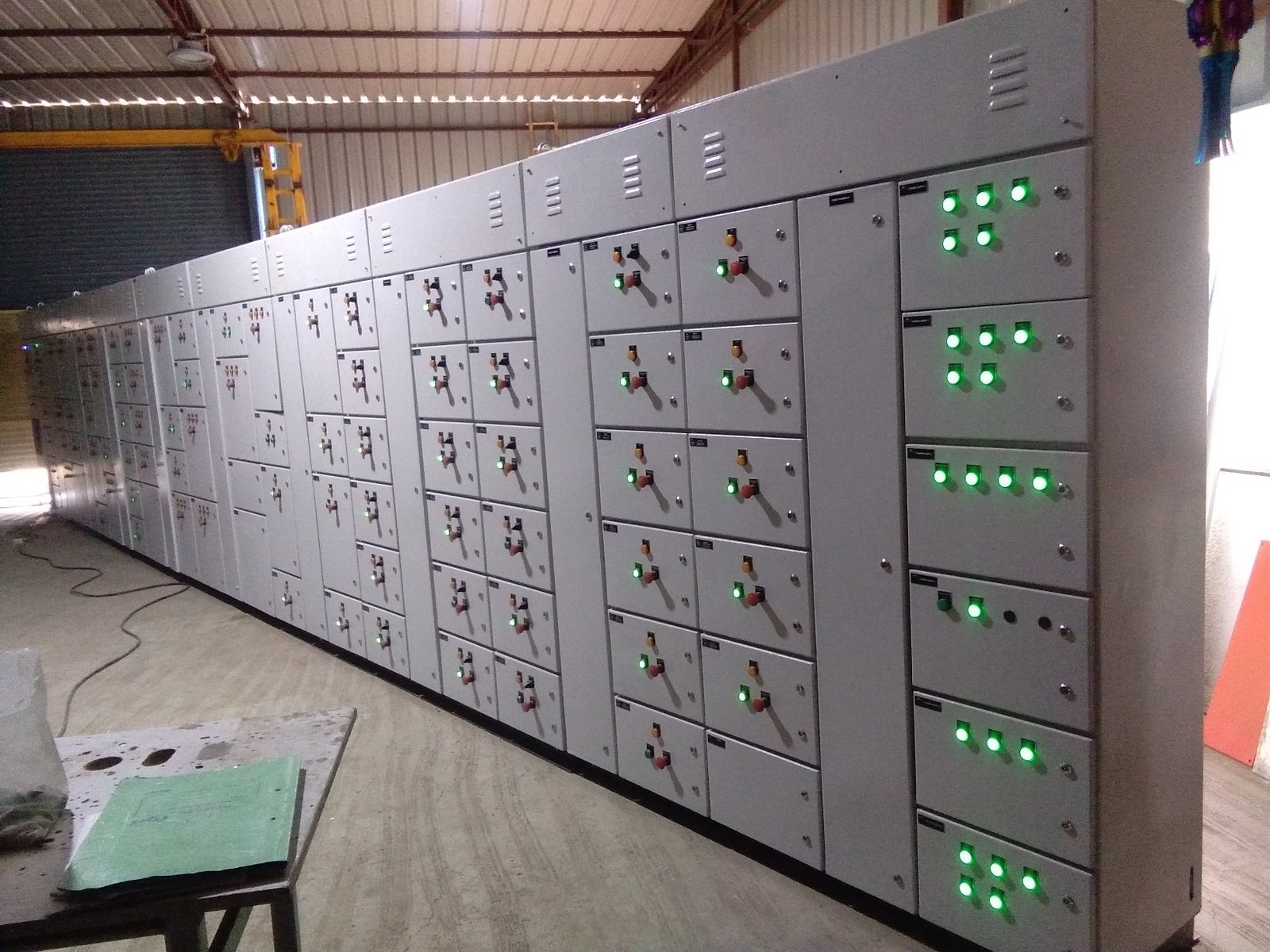 Multi-cabinet MCC panel bank